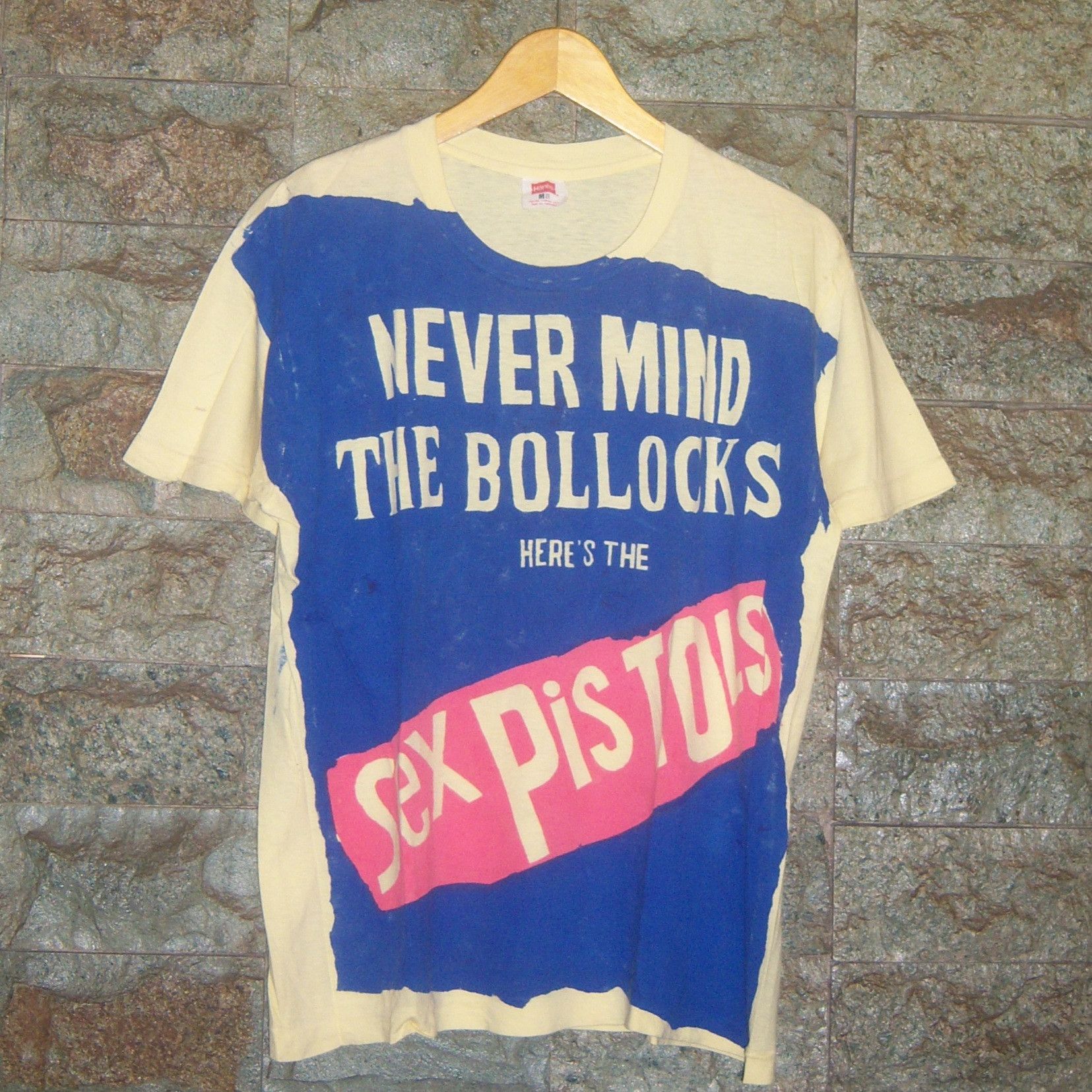 Band Tees 90s Sex Pistols Never Mind The Bollocks Bootleg tee Size US M / EU 48-50 / 2 - 1 Thumbnail
