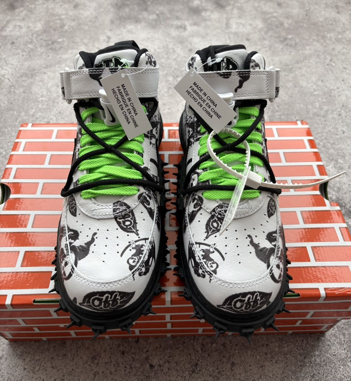 Nike × Off-White Nike x Off-White Air Force 1 Mid “Graffiti” US7 Size US 7 / EU 40 - 2 Thumbnail