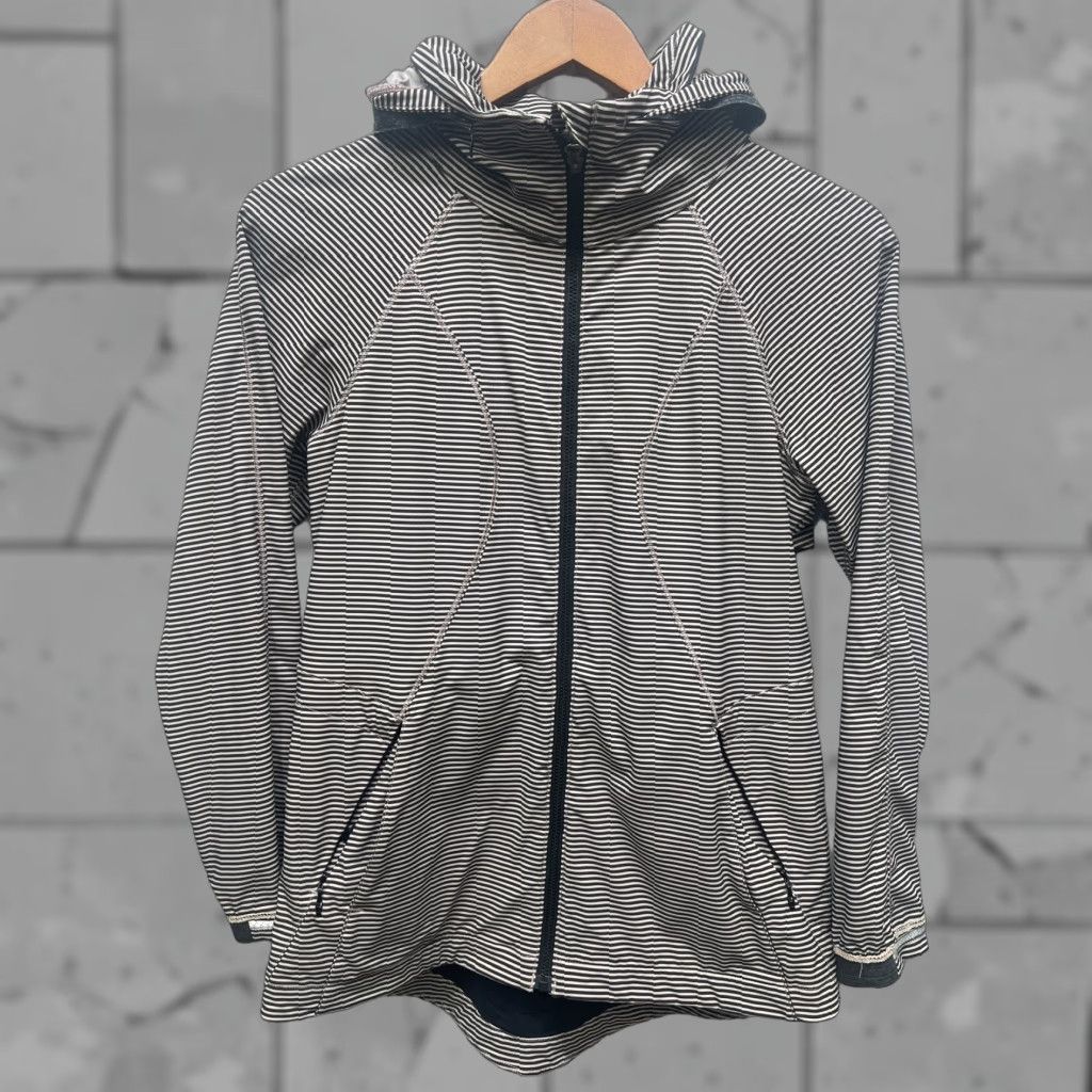 Lululemon Lululemon Women’s Striped Hooded Athletic Jacket Pink/Black Sz 4 - Women's Activewear Jacket Size S / US 4 / IT 40 - 1 Thumbnail
