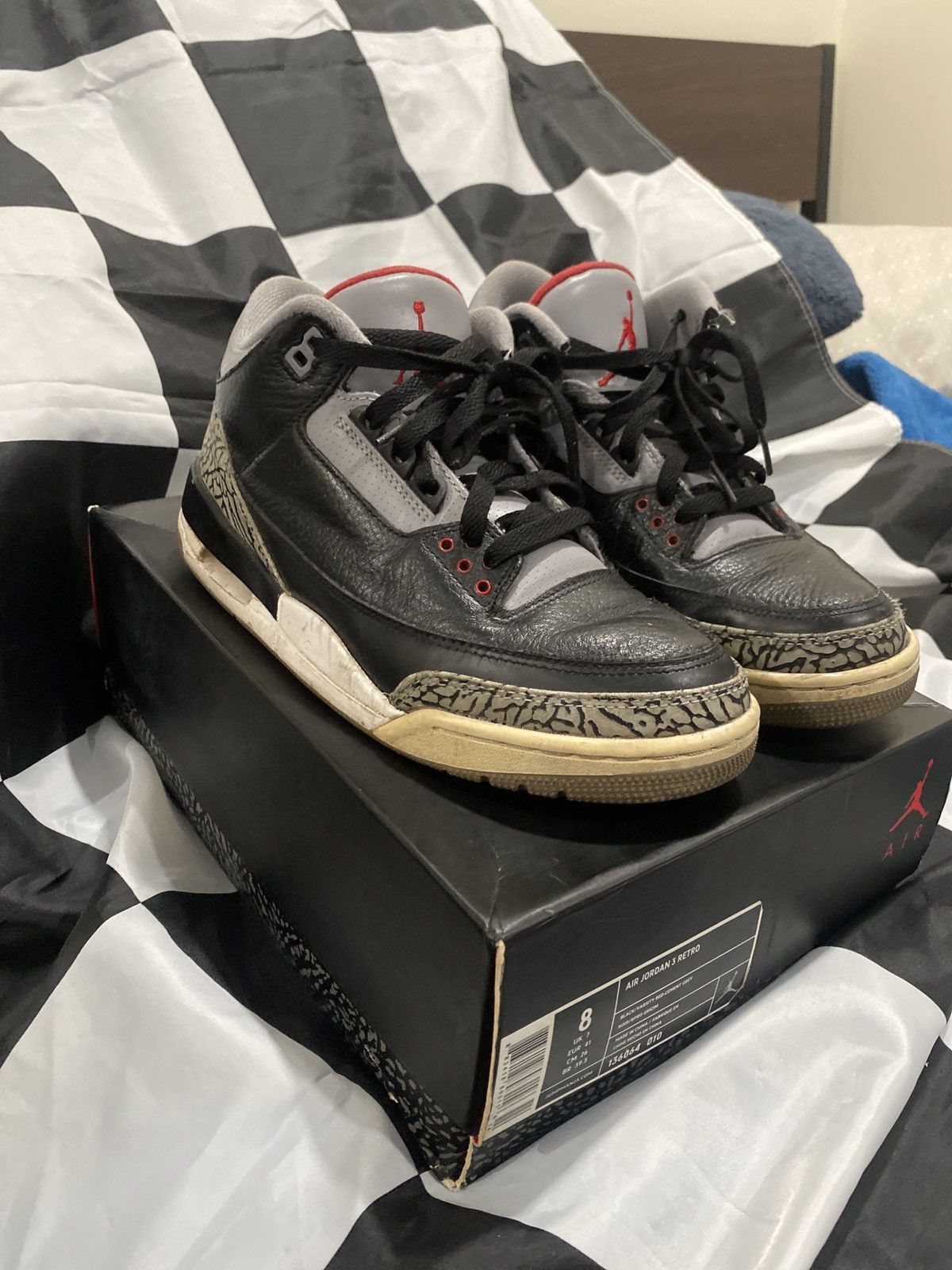 Jordan Brand Air Jordan Black Cement 3s size 8 Size US 8 / EU 41 - 1 Thumbnail