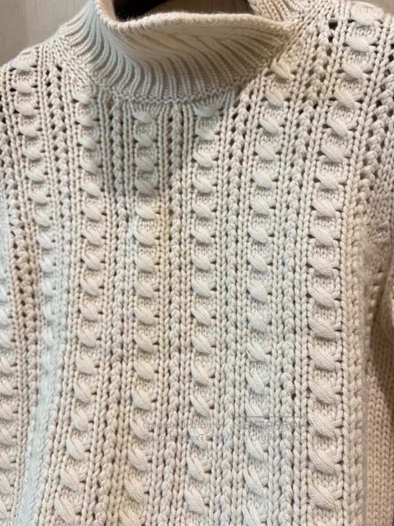 Loro Piana Loro Piana Cable Knit Baby Cashmere Collar Sweater Size XS / US 0-2 / IT 36-38 - 4 Thumbnail