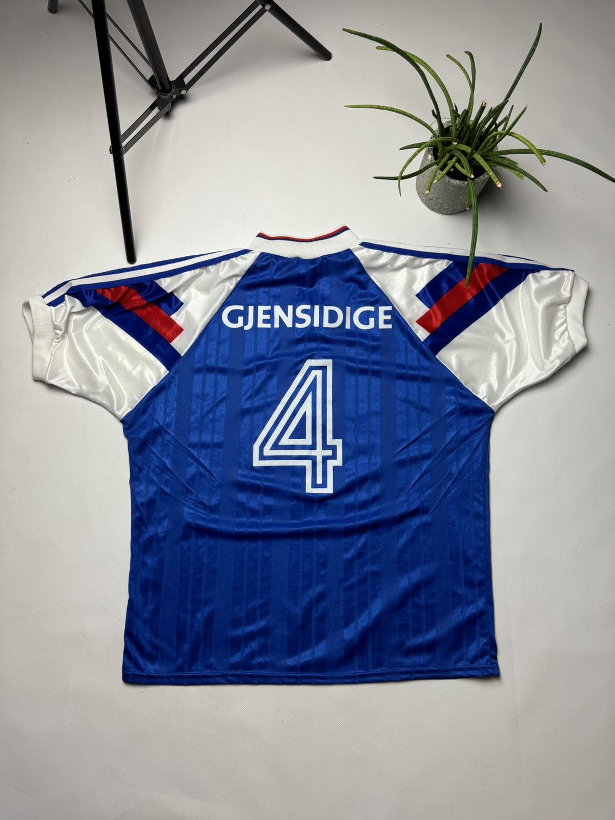 Vintage Rare vintage adidas Norway handball jersey y2k Size US XL / EU 56 / 4 - 7 Thumbnail