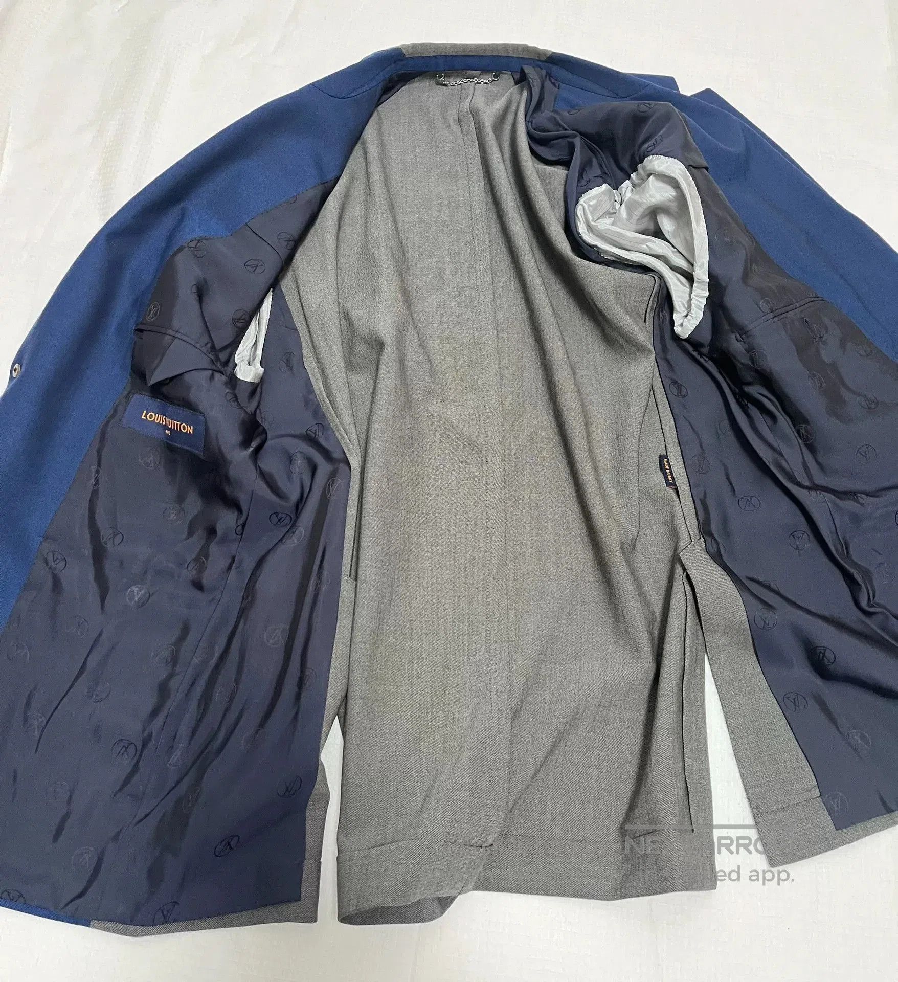 Louis Vuitton Louis Vuitton Paneled Blazer Size 46. Size US S / EU 44-46 / 1 - 3 Thumbnail