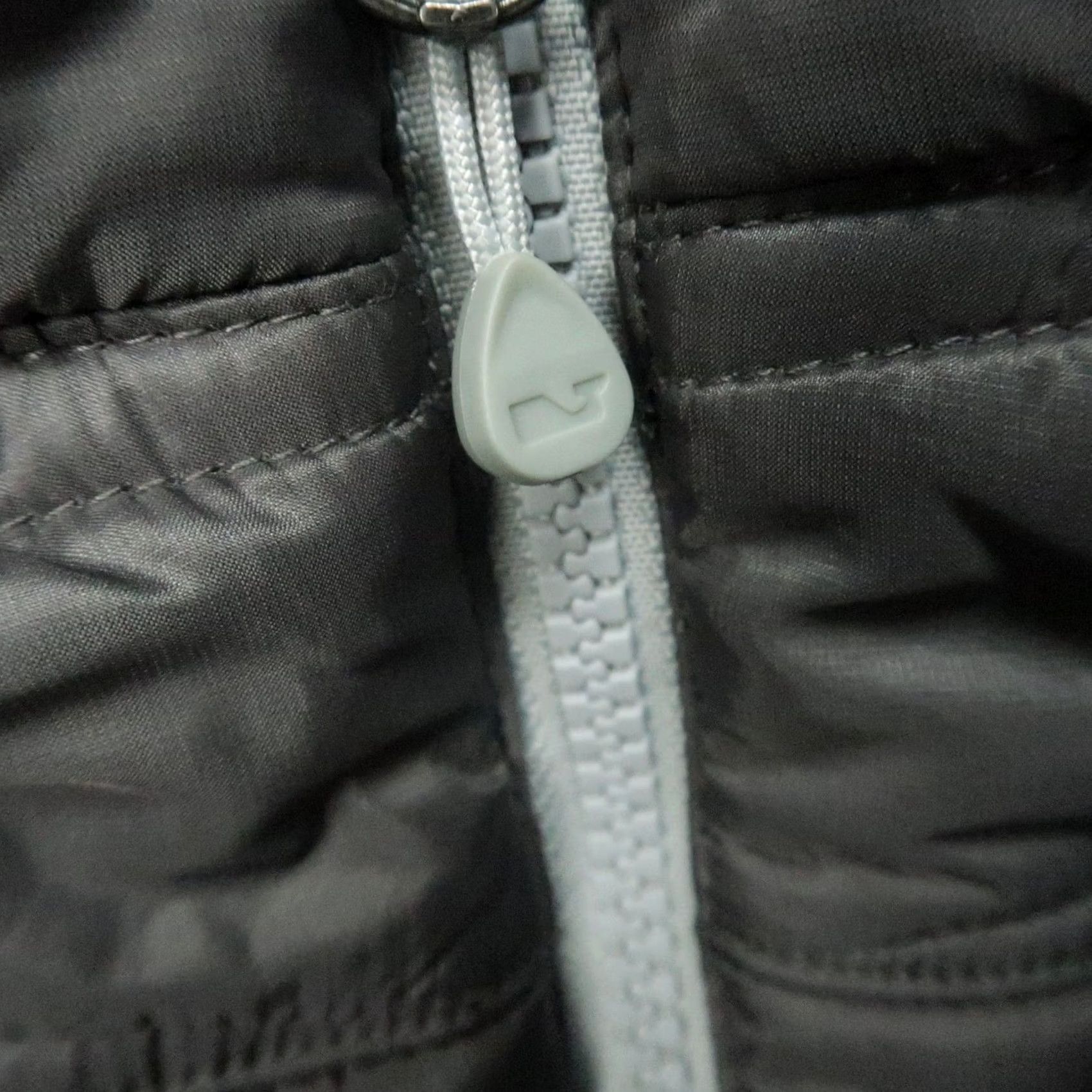 Vineyard Vines Vineyard Vines Vest Mens Small Gray Mountain Weekend Puffer Quilted Full Zip Size US S / EU 44-46 / 1 - 4 Thumbnail