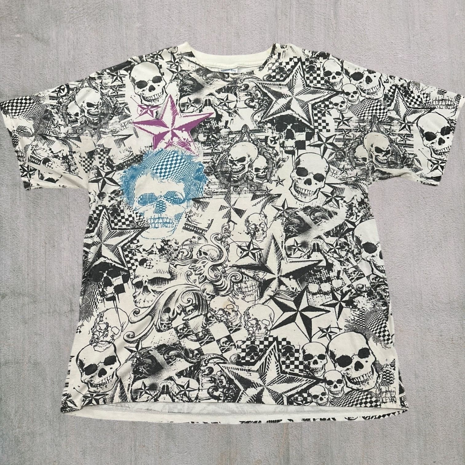 Other Vintage Tennessee River skulls all over print Size US L / EU 52-54 / 3 - 1 Thumbnail
