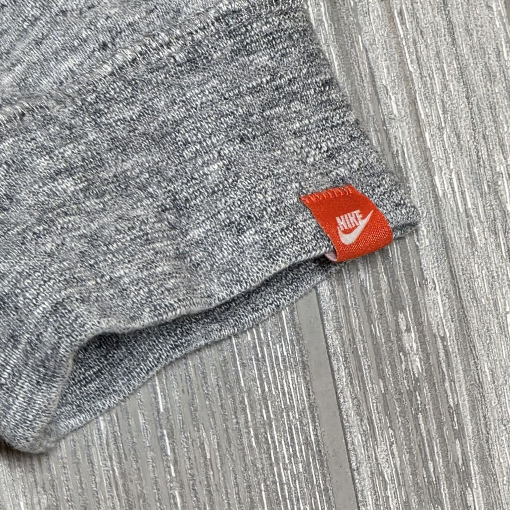 Nike VINTAGE Nike Mens Hoodie Heather Grey Drawstring Embroidered Center Spell Out Logo Hoodie M Gray Nike Sportswear Men’s Pullover With Hood Pockets Size US M / EU 48-50 / 2 - 6 Thumbnail