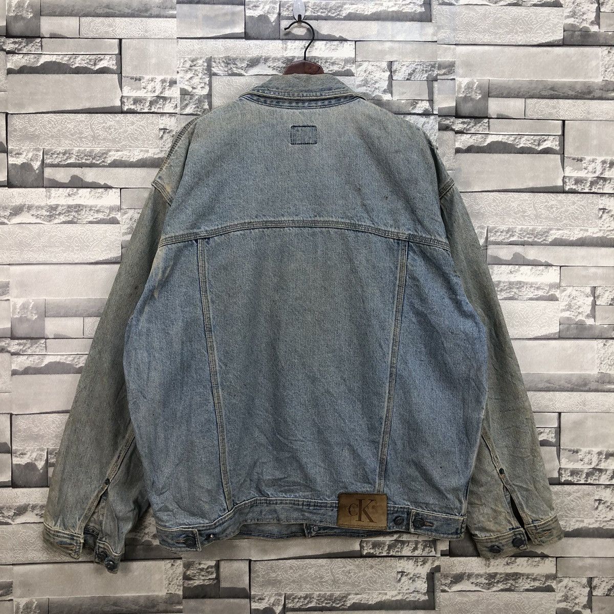 Calvin Klein Calvin Klein Distressred Denim Jacket Tupe 3 Size US XL / EU 56 / 4 - 3 Thumbnail