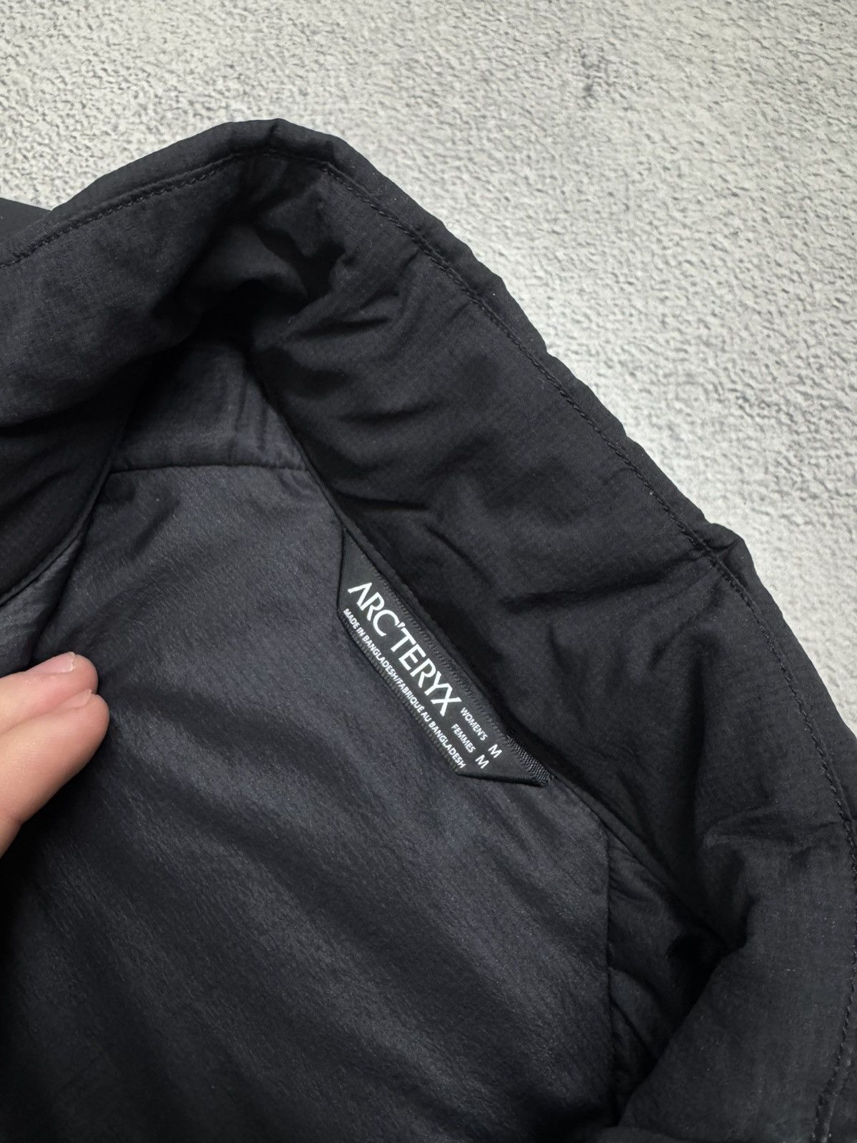 Arc'teryx Vintage Y2k Arc’teryx Nylon Reflective Logo Jacket 00’s Size M / US 6-8 / IT 42-44 - 11 Thumbnail