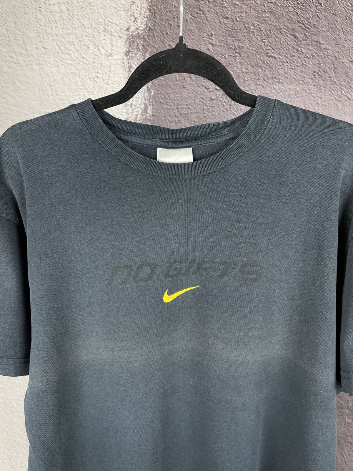Nike Nike vintage y2k no gifts swoosh cycling logo tee shirt Size US XL / EU 56 / 4 - 5 Thumbnail