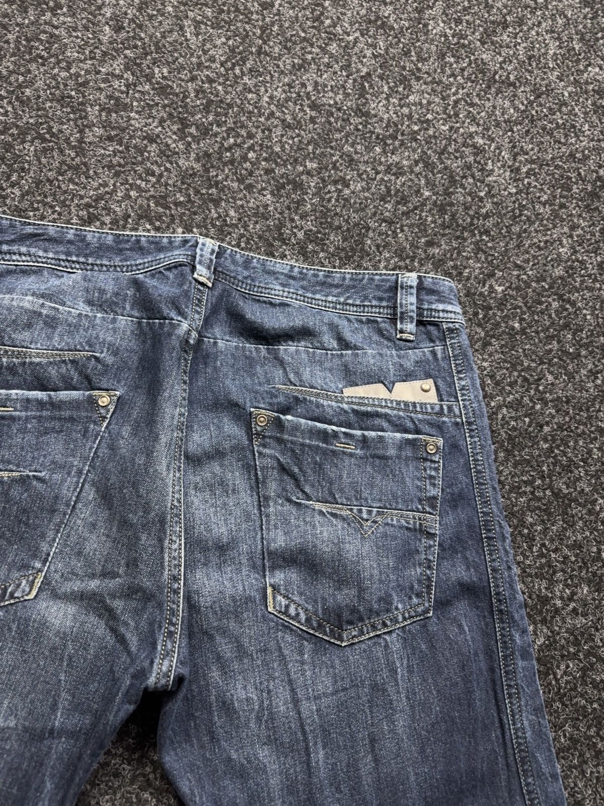 Diesel Luxury 00s Diesel Darron Distressed Y2K Slim Tapered Jeans Size US 33 - 17 Thumbnail