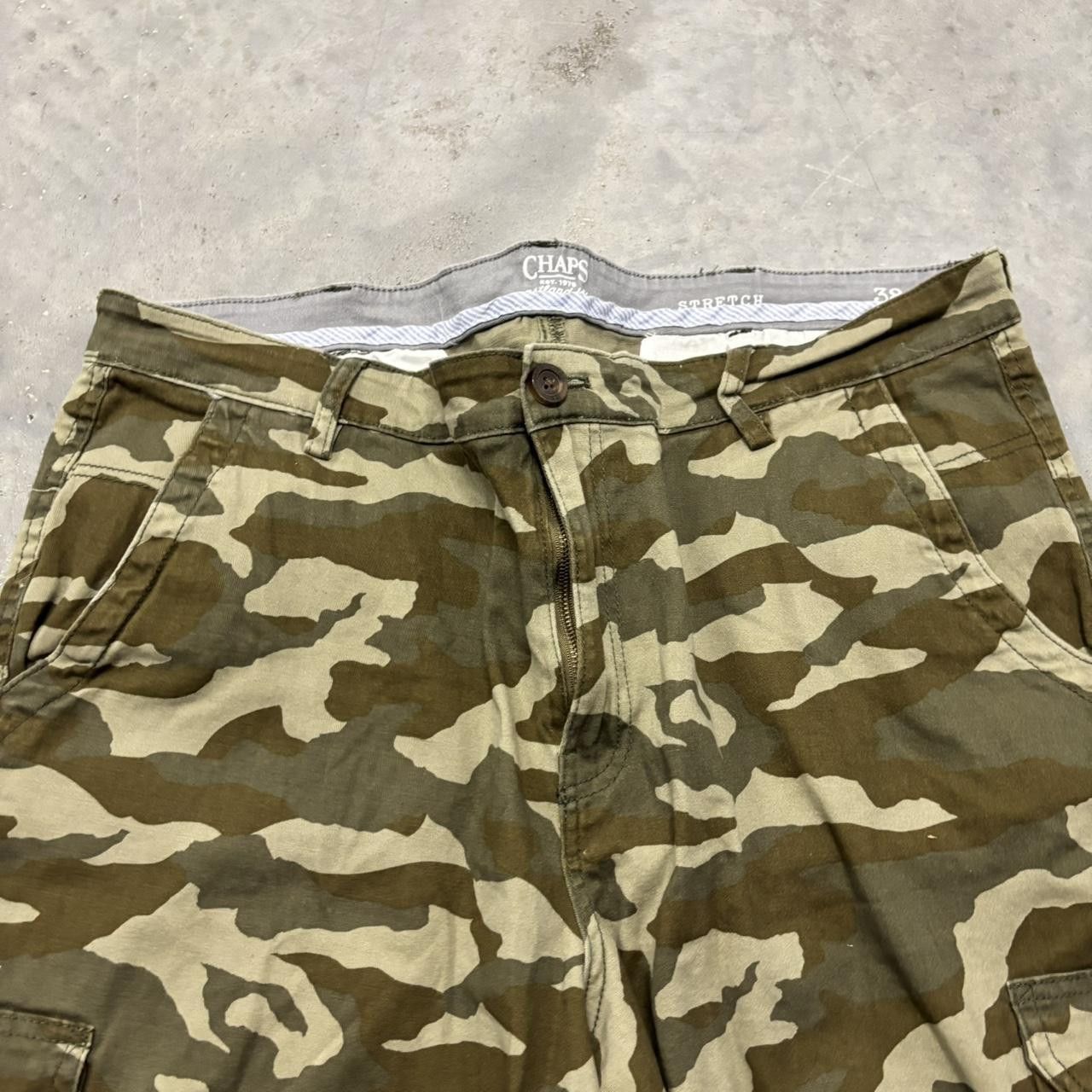 Japanese Brand × Vintage Crazy Vintage Y2K/2000s Camo Skater Style Cargo Shorts! Size US 38 / EU 54 - 2 Thumbnail