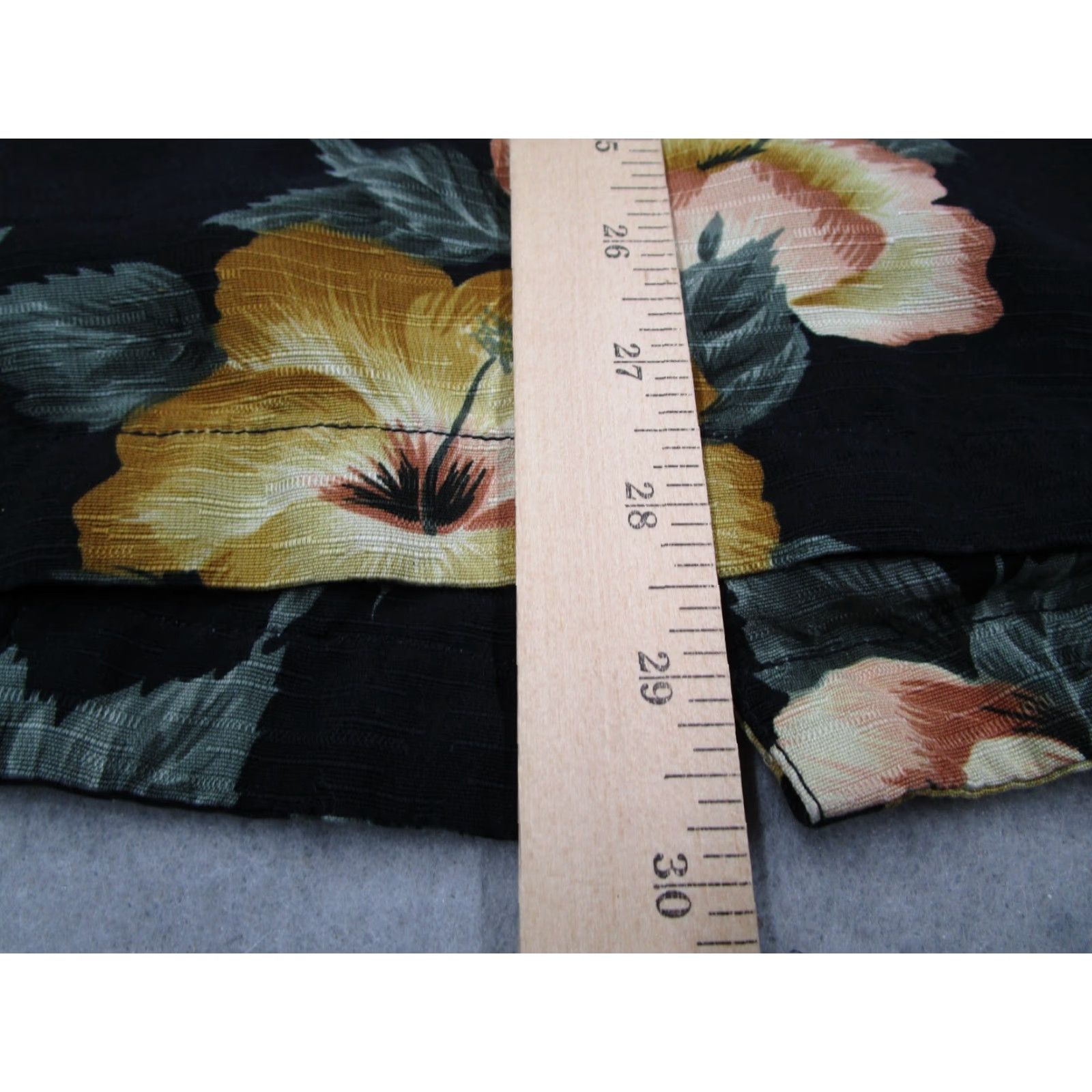 Tommy Bahama VINTAGE Tommy Bahama Shirt Mens XL Black Silk Button Up Hawaiian Loop Collar Size US XL / EU 56 / 4 - 6 Thumbnail