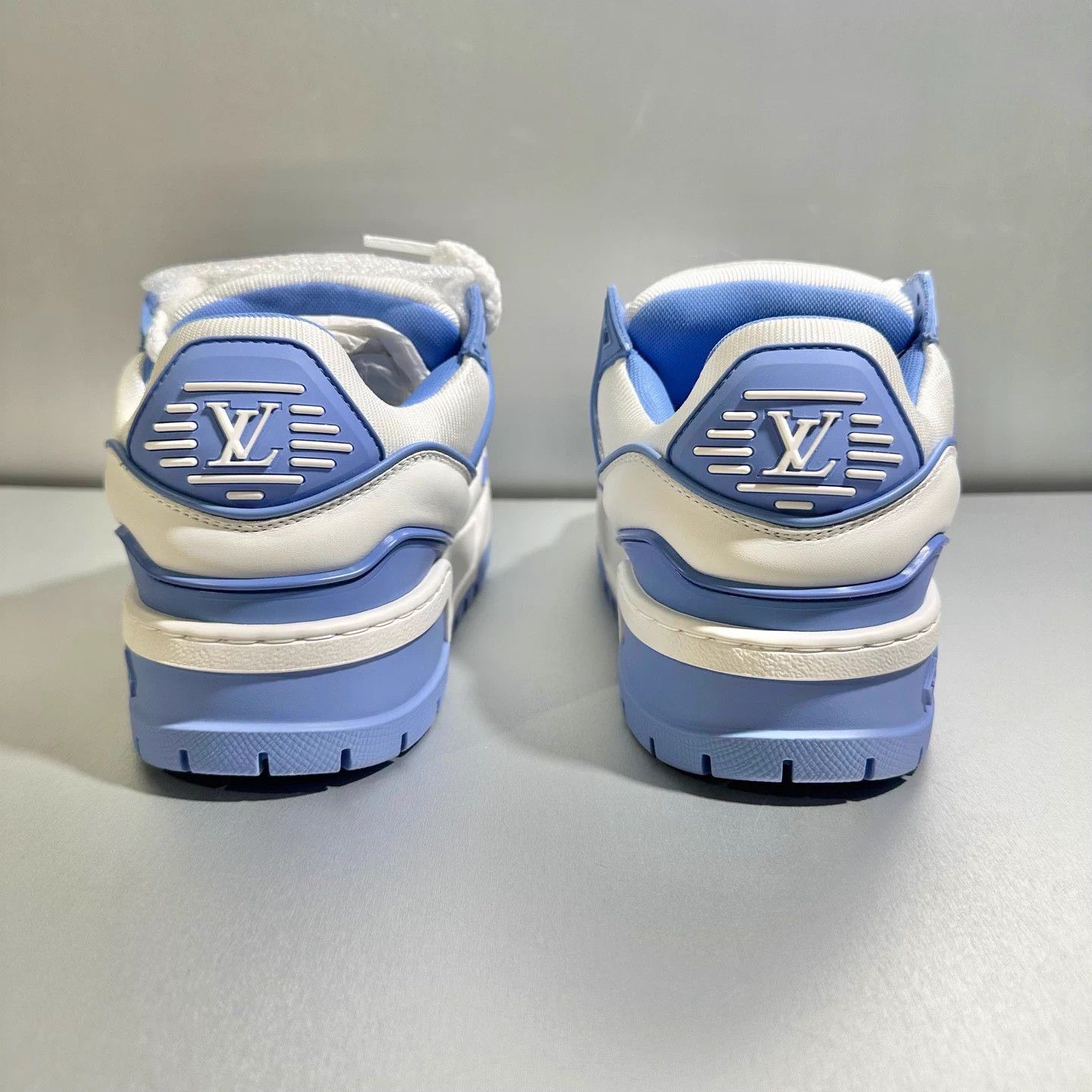Louis Vuitton Louis Vuitton Trainer White Blue Pangding 36.5 EU new Size US 5.5 / IT 35.5 - 5 Thumbnail