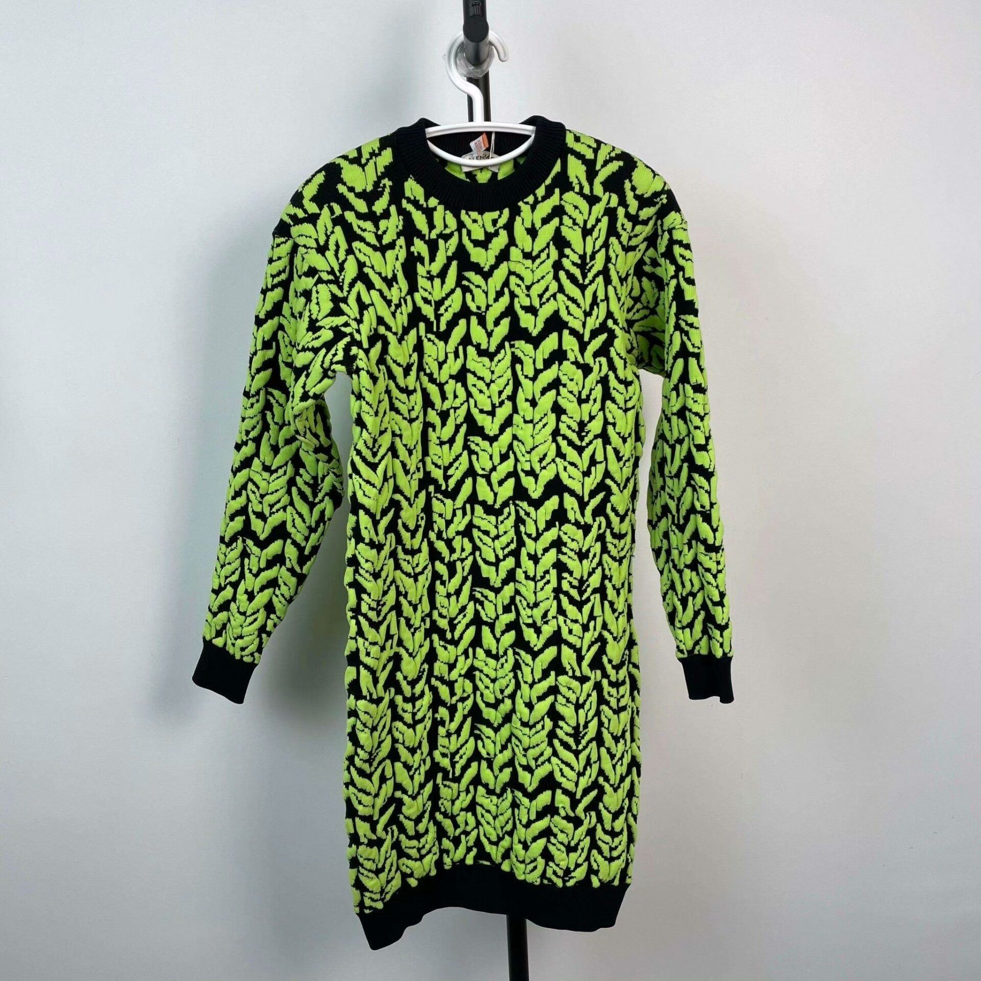 Au Courant Paris balenciaga yellow knit sweater Size US M / EU 48-50 / 2 - 1 Thumbnail