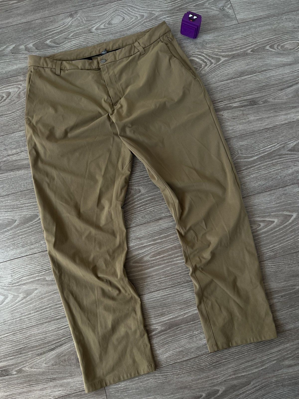 Lululemon Rare Lululemon Logo Straight Pro Reflective Selvage Pants Size US 38 / EU 54 - 3 Thumbnail