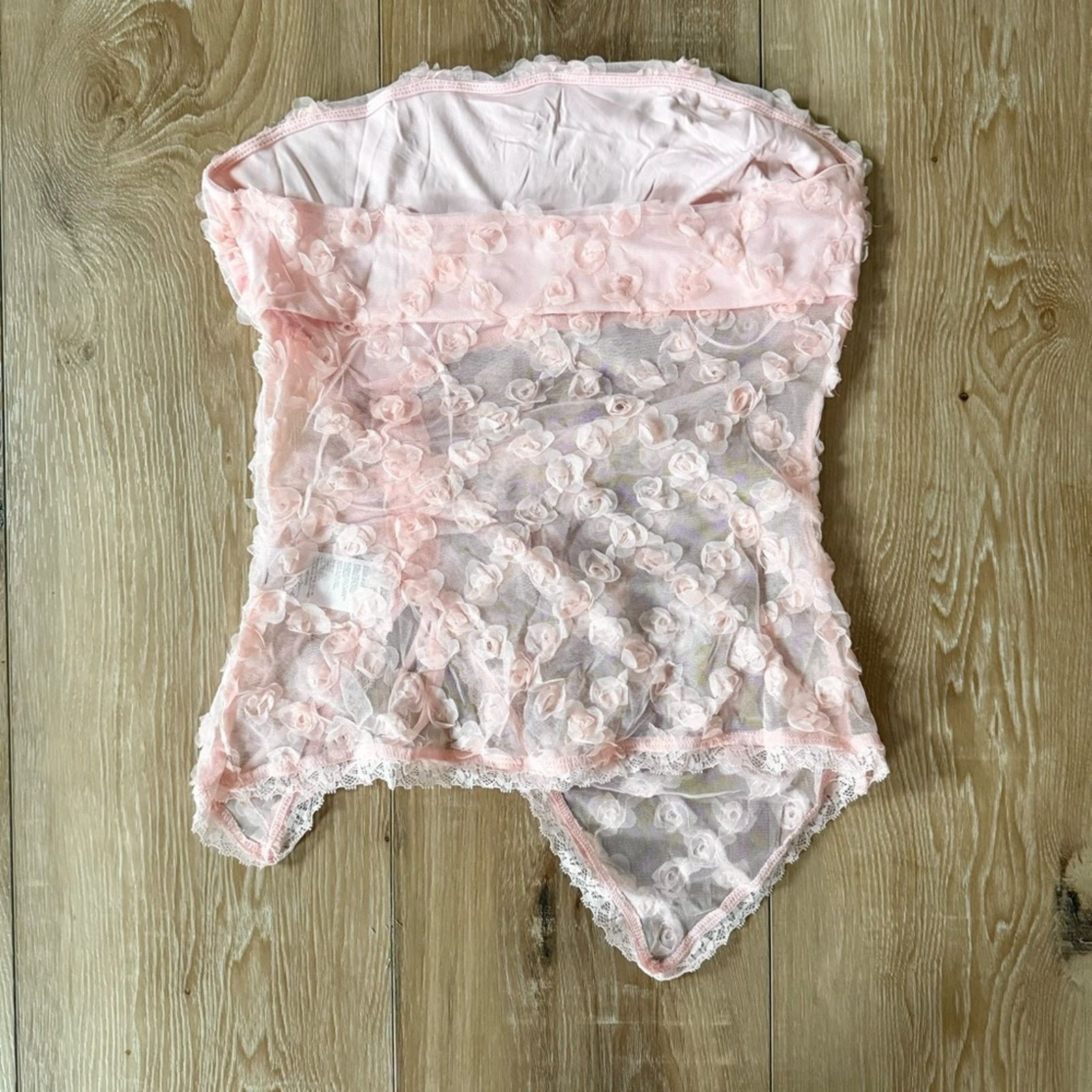 Urban Outfitters Urban Outfitters Kimchi Blue Rosie Floral Tube Top M Size M / US 6-8 / IT 42-44 - 2 Thumbnail