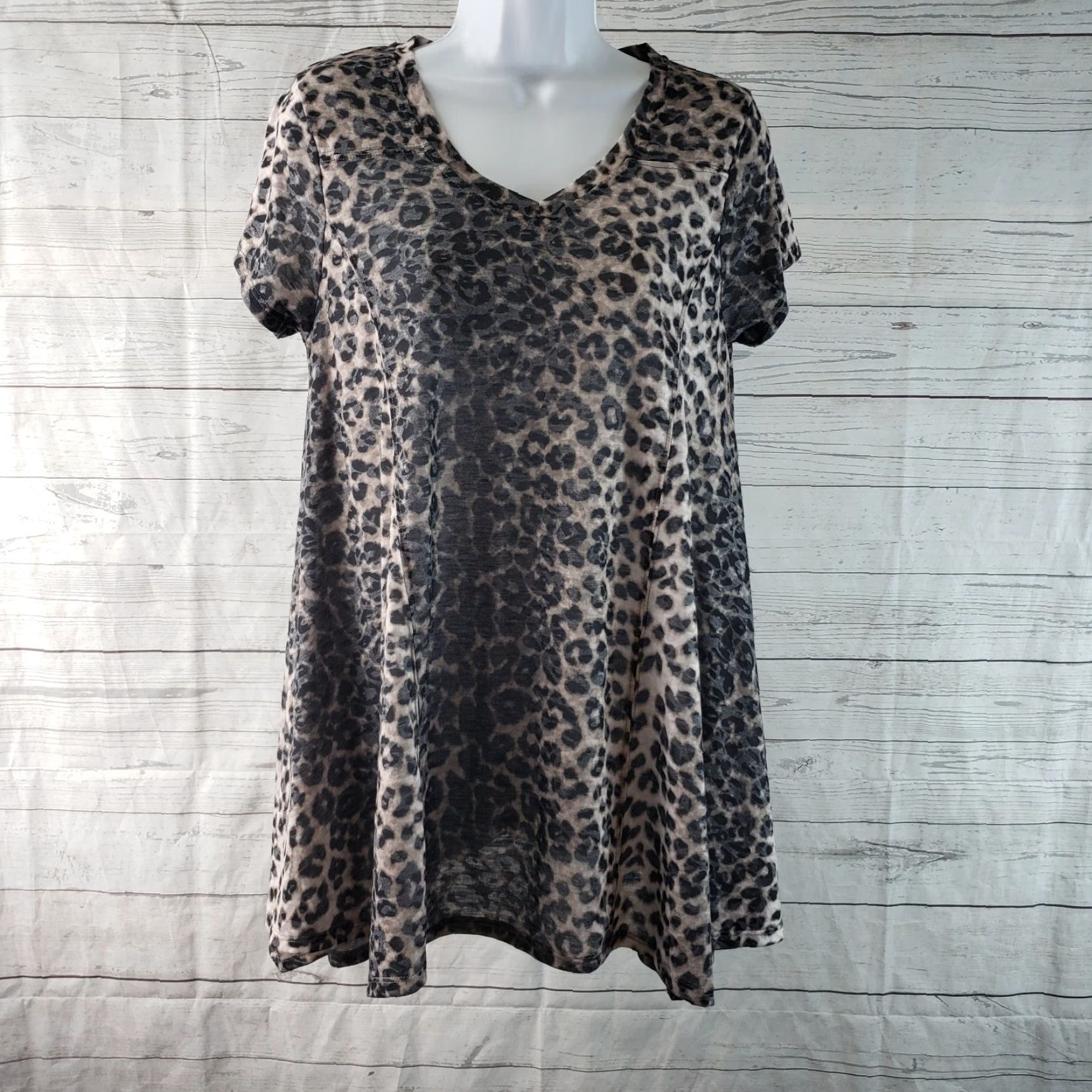 Vintage Chico's Womens Tunic Top Sz Small Black Gray Animal Print Semi Sheer Short Sleeve Blouse V-Neck Pullover Size S / US 4 / IT 40 - 2 Thumbnail