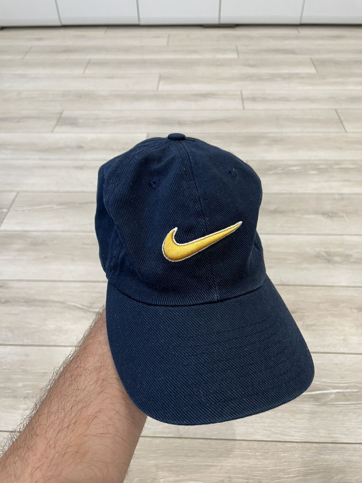 Nike Nike vintage big logo navy blue cap red tags Size ONE SIZE - 1 Thumbnail