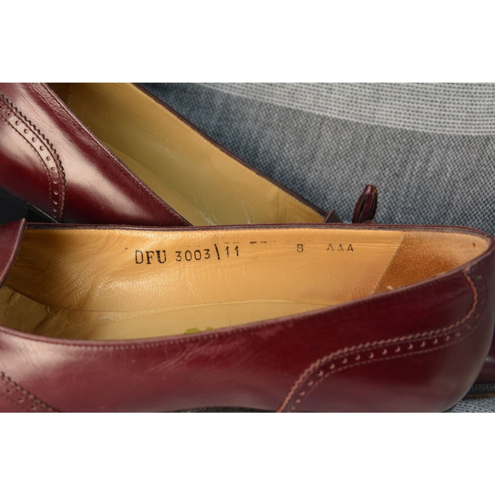 Salvatore Ferragamo Vintage Salvatore Ferragamo burgundy leather tassel loafers Size US 8 / IT 38 - 3 Thumbnail
