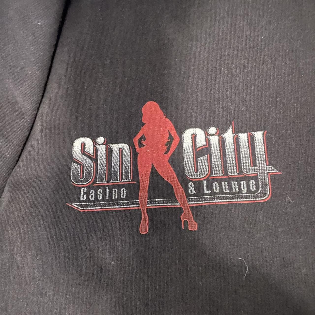 If Six Was Nine × Vintage Vintage Y2K Faded Black Sin City Casino Lounge Graphic Tee Size US L / EU 52-54 / 3 - 3 Thumbnail