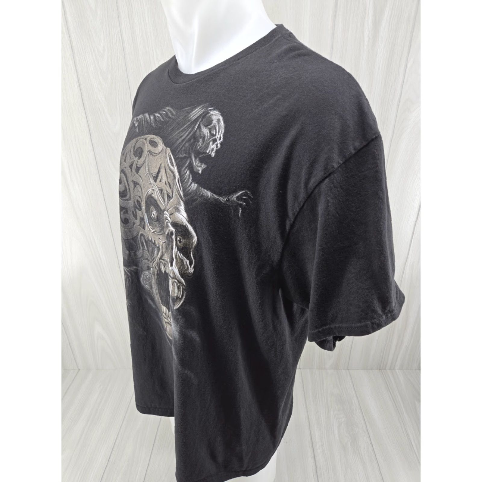 Vintage Zombie Skull Skeleton Reaper Halloween Grunge Black Graphic T-Shirt XL Men's Short Sleeve Crew Neck Cotton Knit Graphic Print Vintage No N/A Size US XL / EU 56 / 4 - 4 Thumbnail