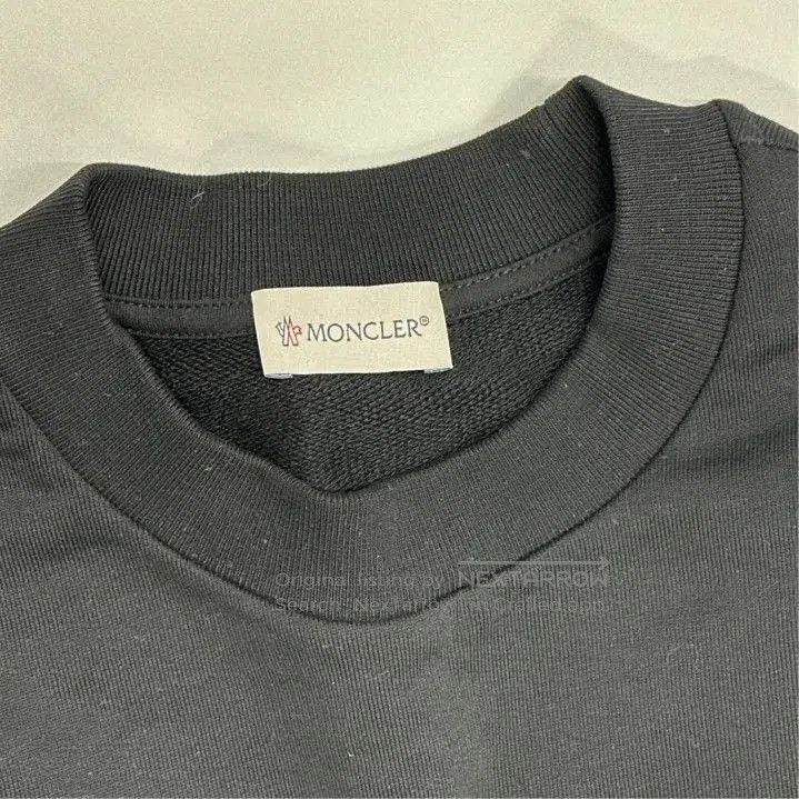 Moncler Moncler Logo Patch Loose Crewneck Sweatshirt. Size US XL / EU 56 / 4 - 3 Thumbnail