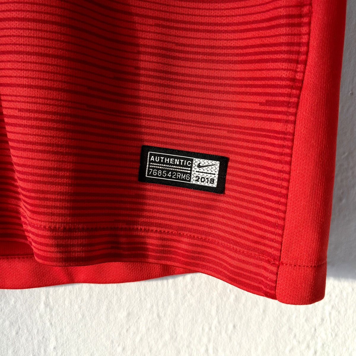 Nike 2018 2020 England National Nike Home Away Soccer Jersey Kit Size US L / EU 52-54 / 3 - 4 Thumbnail