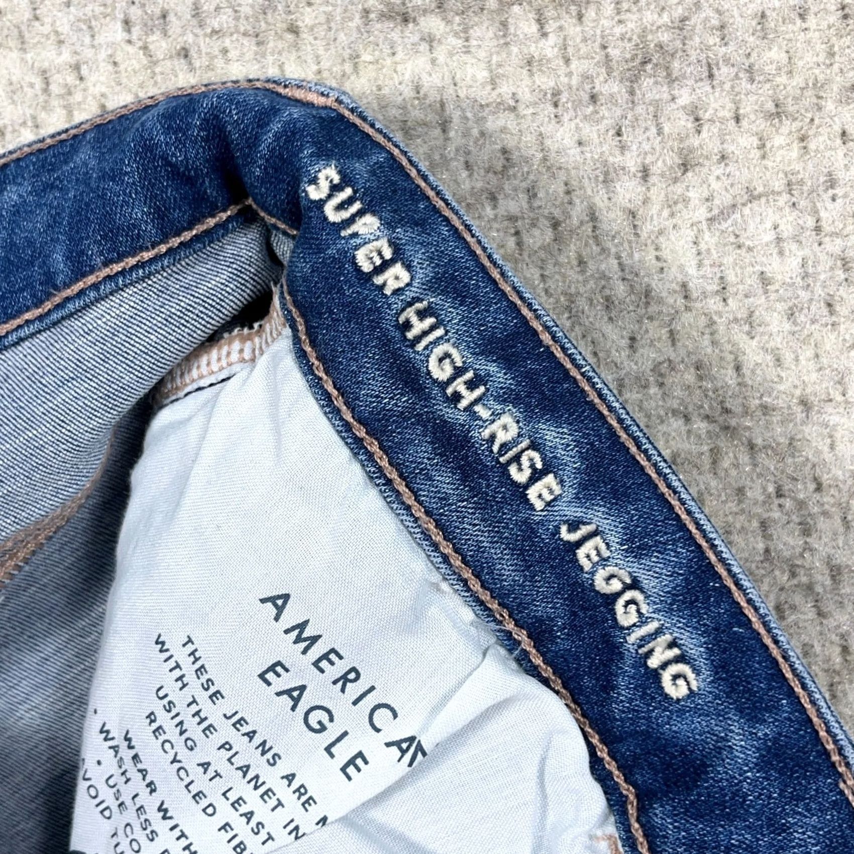 American Eagle Outfitters American Eagle Outfitters Jegging Jeans 10 Denim High Rise 5-Pocket Distressed Blue Women Jeans Mens Women? Size 32" / US 10 / IT 46 - 4 Thumbnail