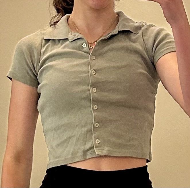 Brandy Melville Brandy melville green collared cropped tee with buttons Size ONE SIZE - 1 Thumbnail