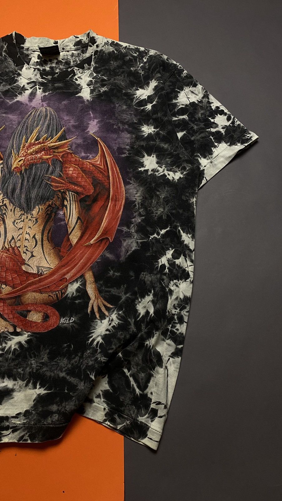 Band Tees Sexy woman’s dragon vintage t-shirt Size US L / EU 52-54 / 3 - 2 Thumbnail