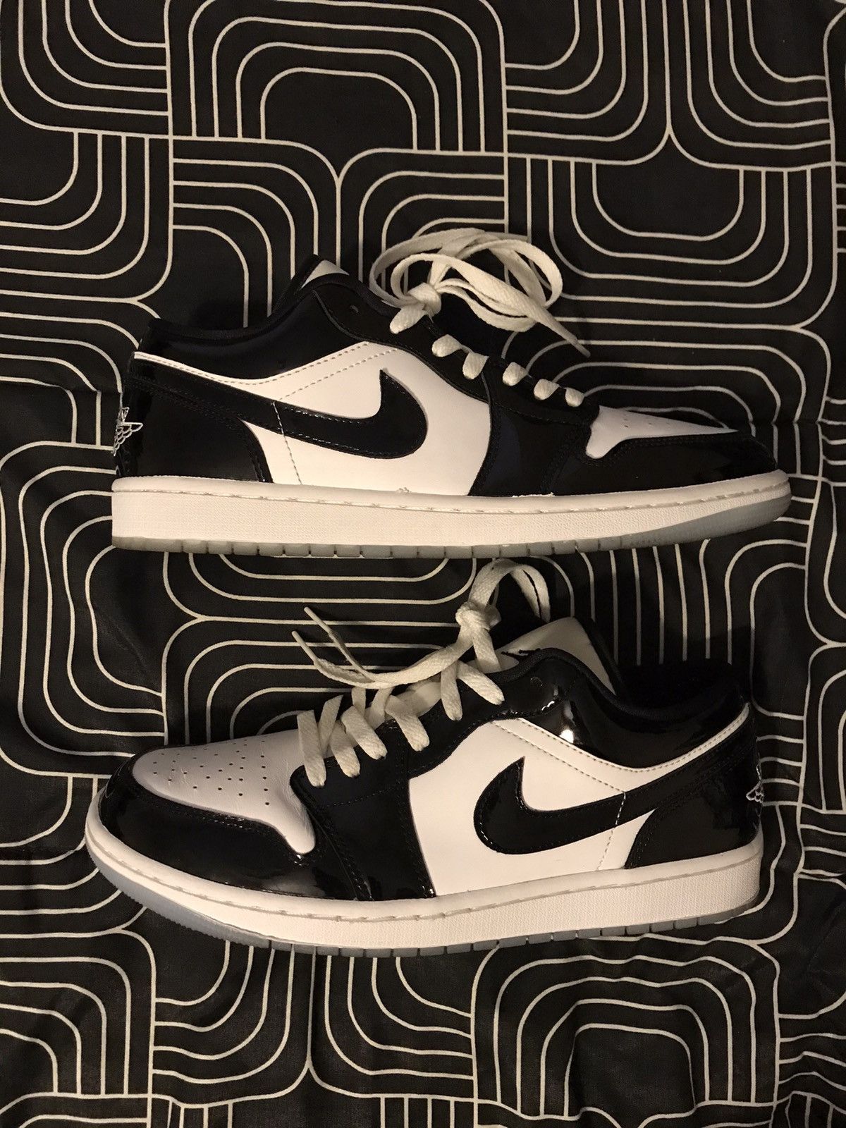 Jordan Brand × Nike Jordan 1 Low SE Concord Used Size 9.5 Size US 9.5 / EU 42-43 - 2 Thumbnail