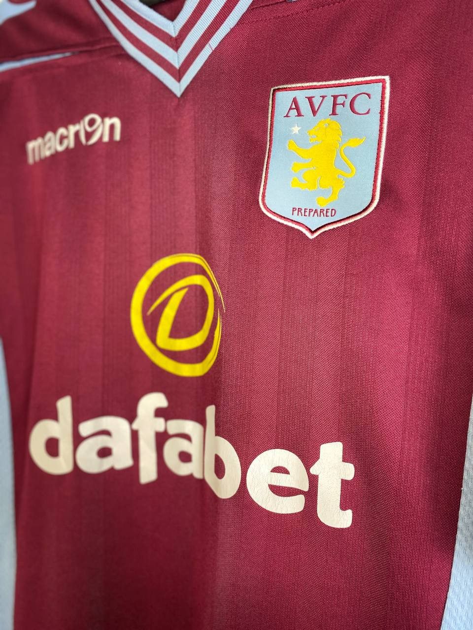 Macron × Vintage Aston Villa Home shirt 2013/14 - Size L Size US L / EU 52-54 / 3 - 2 Thumbnail