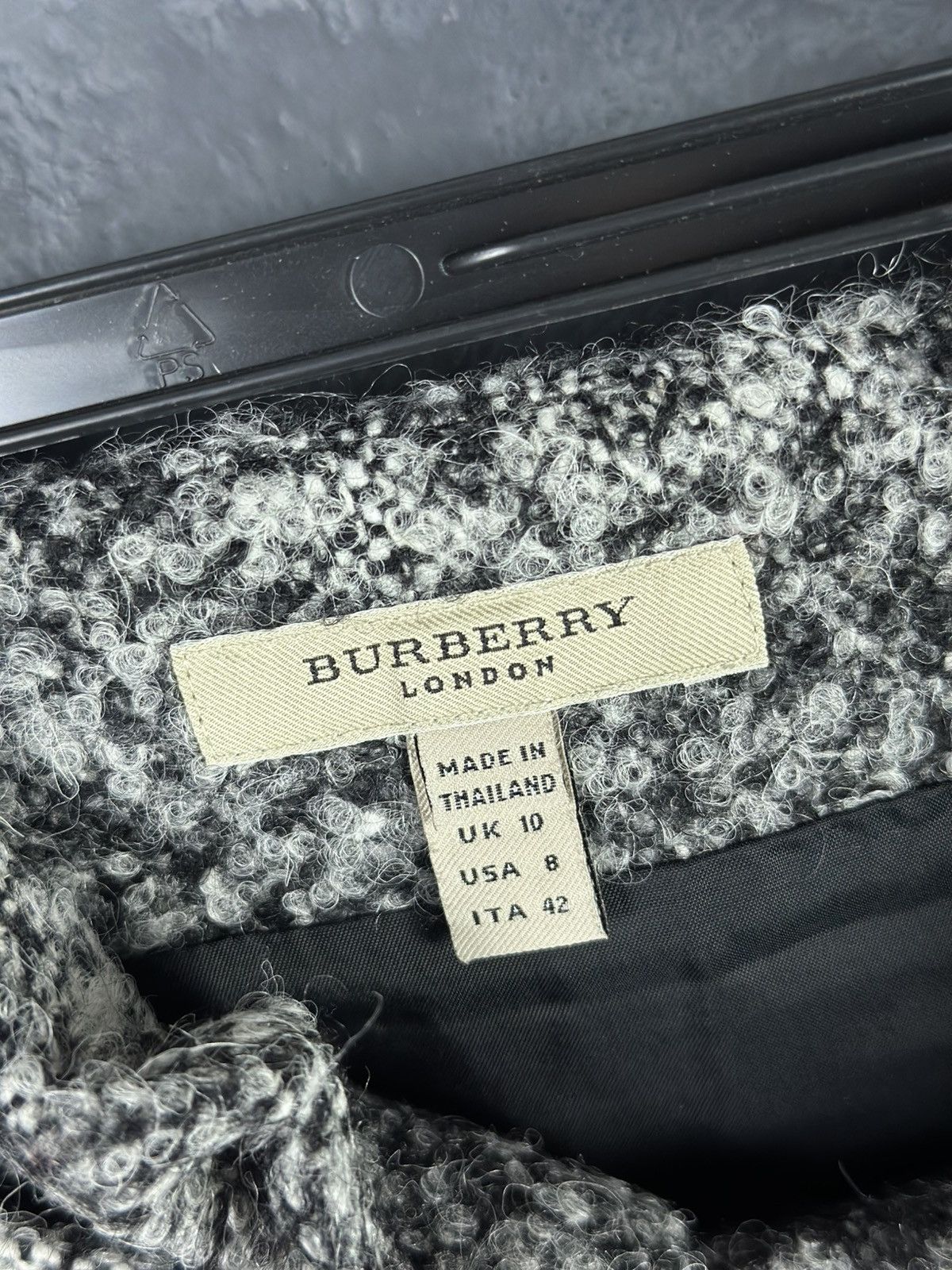 Burberry Burberry London Wool Mini Skirt Women’s Size 8 Size 30" / US 8 / IT 44 - 9 Thumbnail