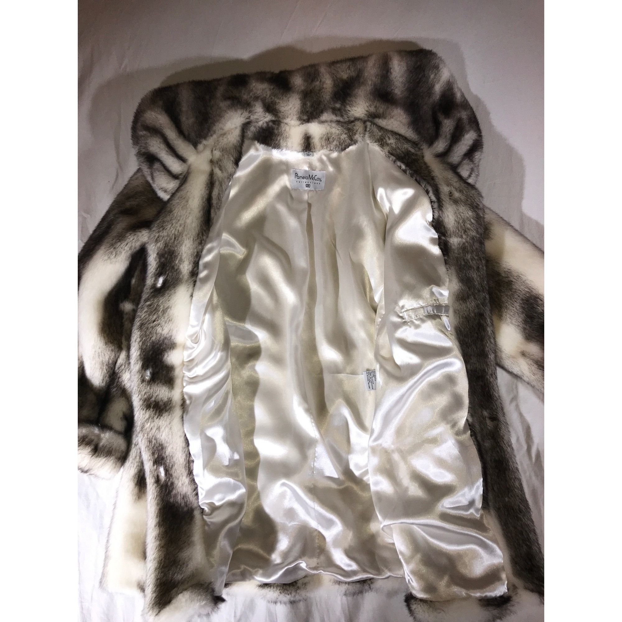 Designer Pamela McCoy Womens Grey & White Faux Fur Coat Size M / US 6-8 / IT 42-44 - 3 Thumbnail