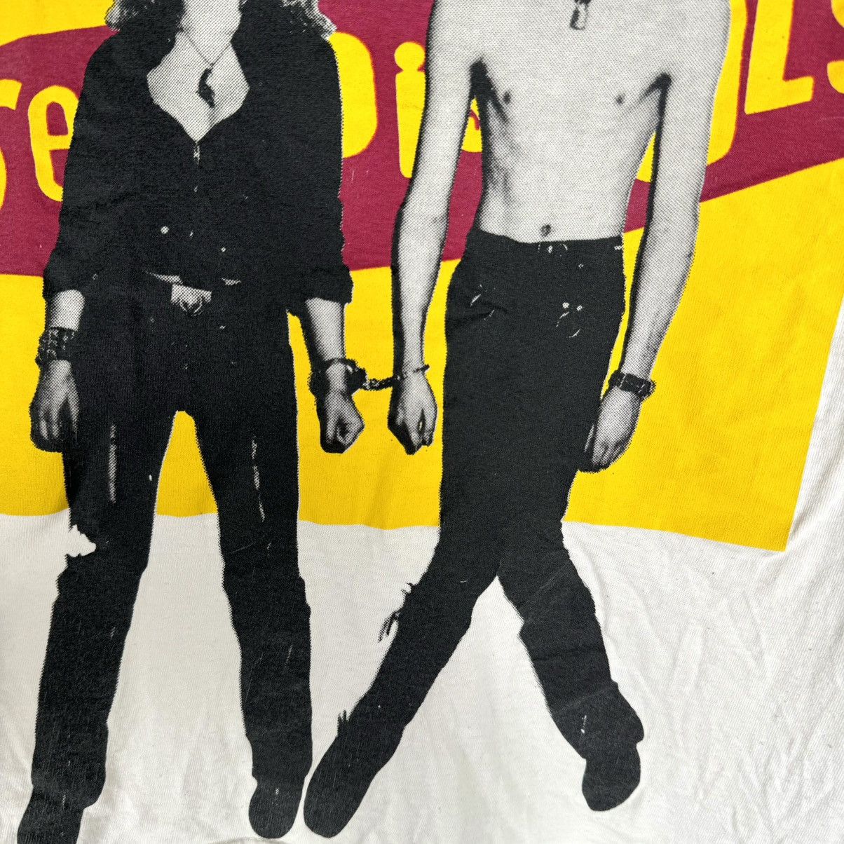 Band Tees Vintage Sex Pistols Sid Nancy Never Mind The Bollocks TShirt Size US L / EU 52-54 / 3 - 5 Thumbnail