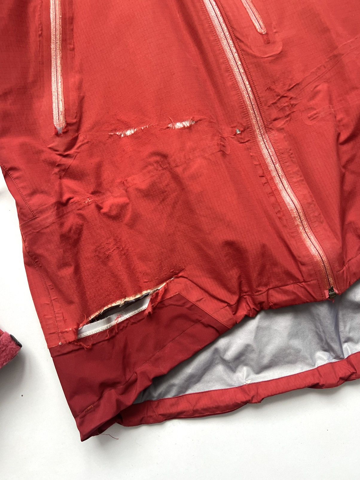 Arc'teryx 🔥Vintage 2004 Arcteryx Theta SV Sangria Red Gore-Tex Jacket Size US XL / EU 56 / 4 - 20 Thumbnail