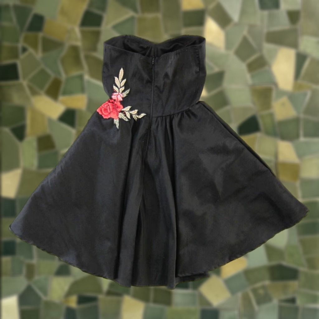 Vintage Windsor Black Pink Embroidered Rose Floral Strapless Sweetheart Prom Dress XS Size XS / US 0-2 / IT 36-38 - 1 Thumbnail