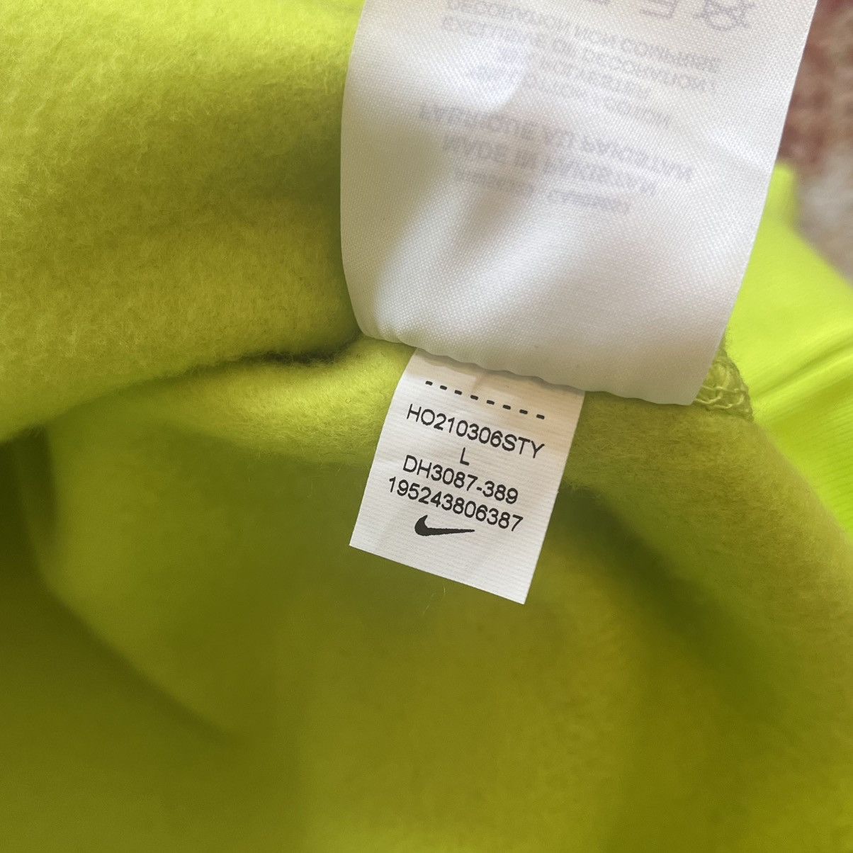 Nike ACG Nike ACG Therma Fit Neon Volt Large Hoodie Sweatshirt VNDS Size US L / EU 52-54 / 3 - 6 Thumbnail