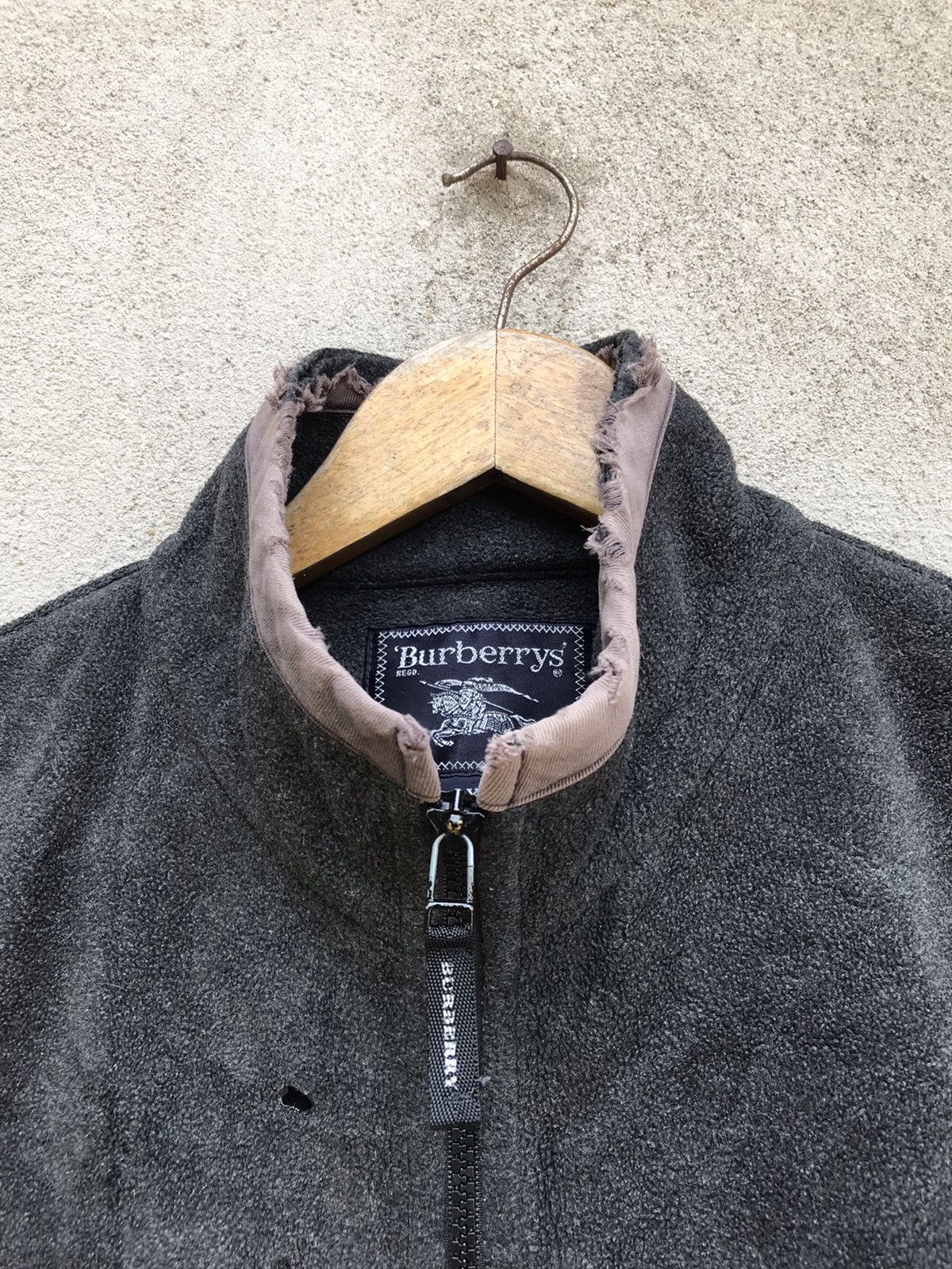 Burberry VINTAGE 90s BURBERRY SLEEVELESS JACKET Size US S / EU 44-46 / 1 - 8 Thumbnail