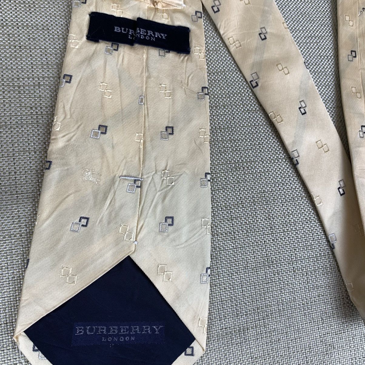 Burberry Burberry Soft Gold Silk Tie Caravatte Size ONE SIZE - 6 Thumbnail