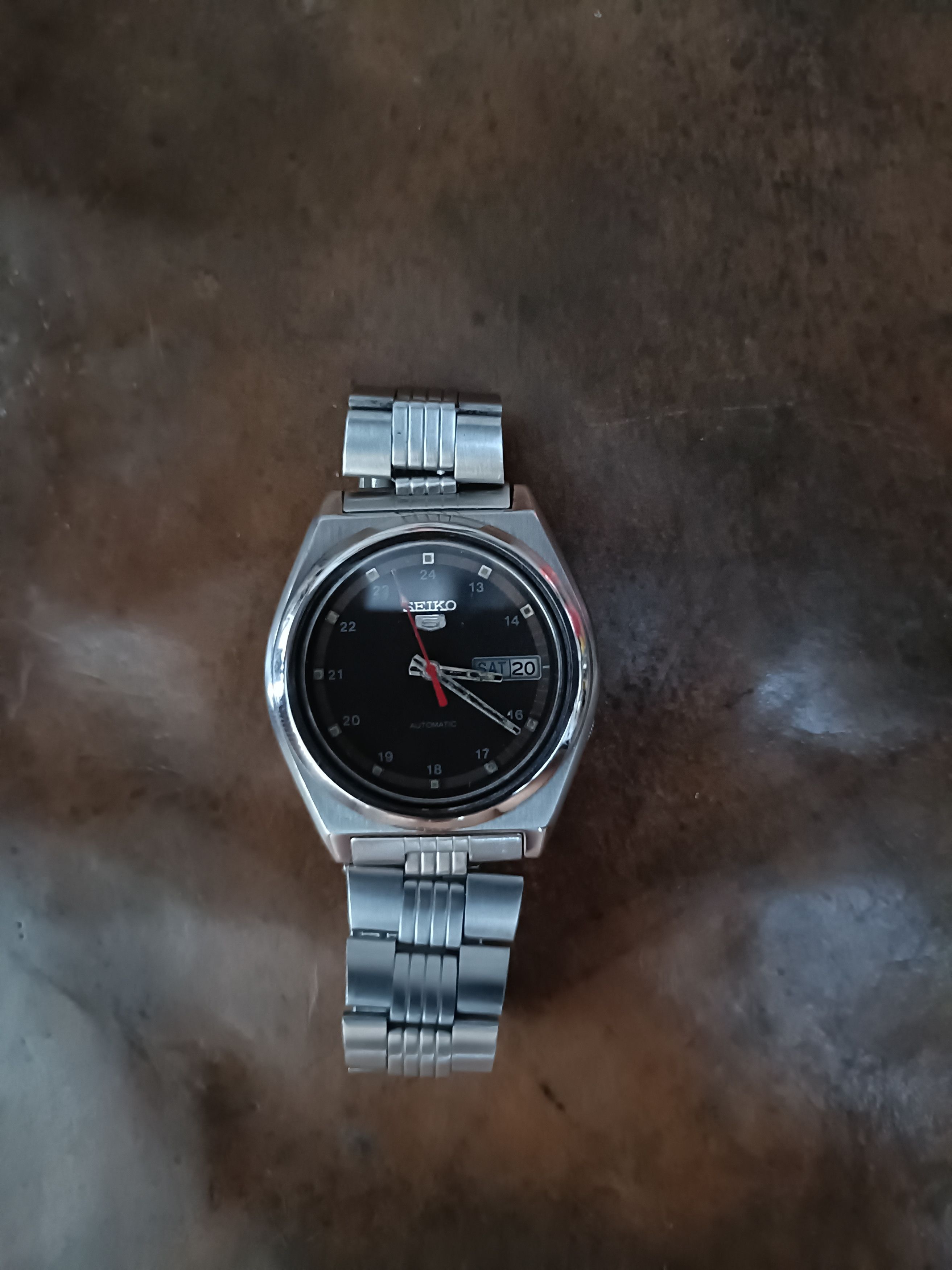 Japanese Brand × Seiko × Vintage Vintage Seiko 5 day date automatic watch Size ONE SIZE - 2 Thumbnail