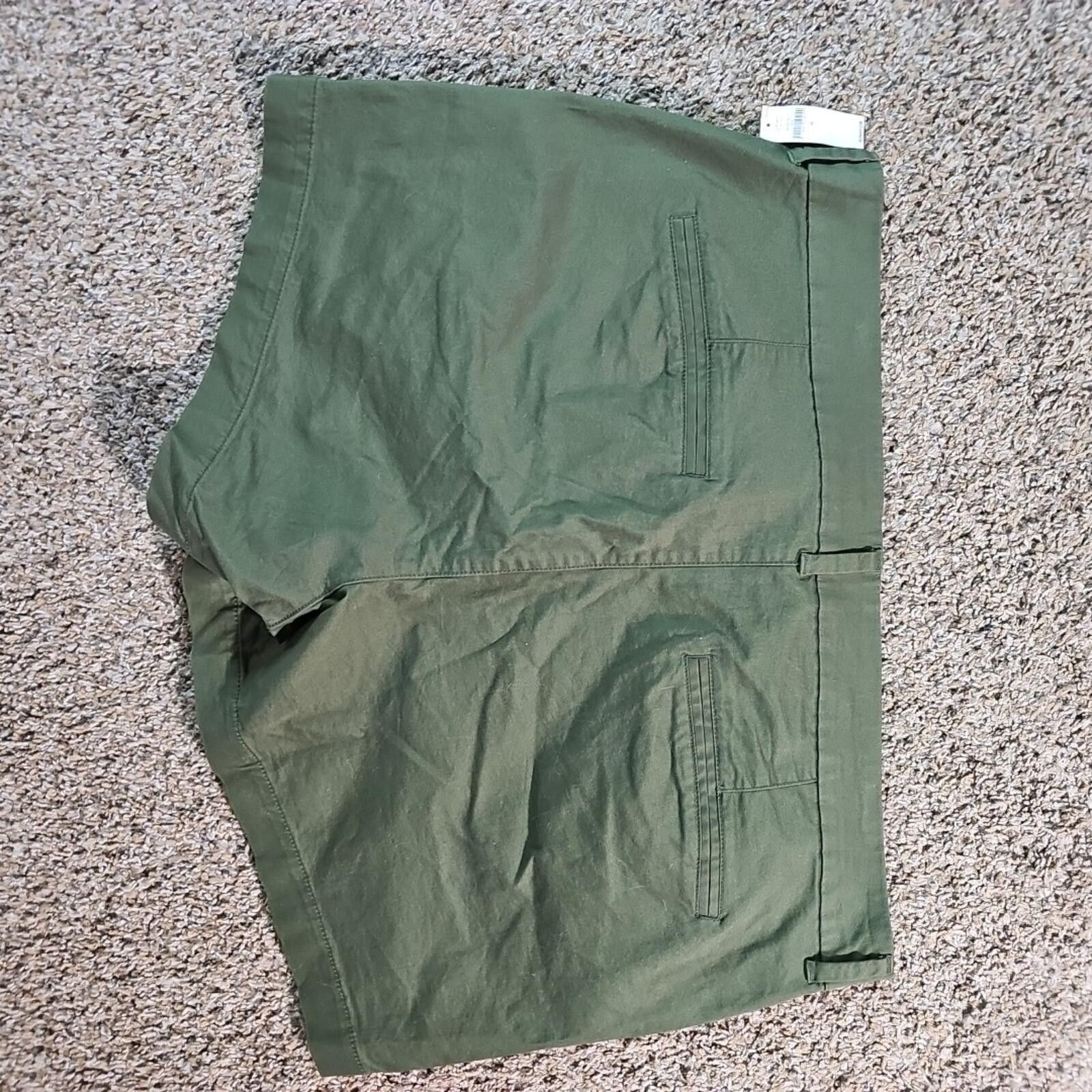 Old Navy Old Navy Women's Everyday Mid Rise Short Size 18 Green NWT Size 40" / US 18 - 6 Thumbnail
