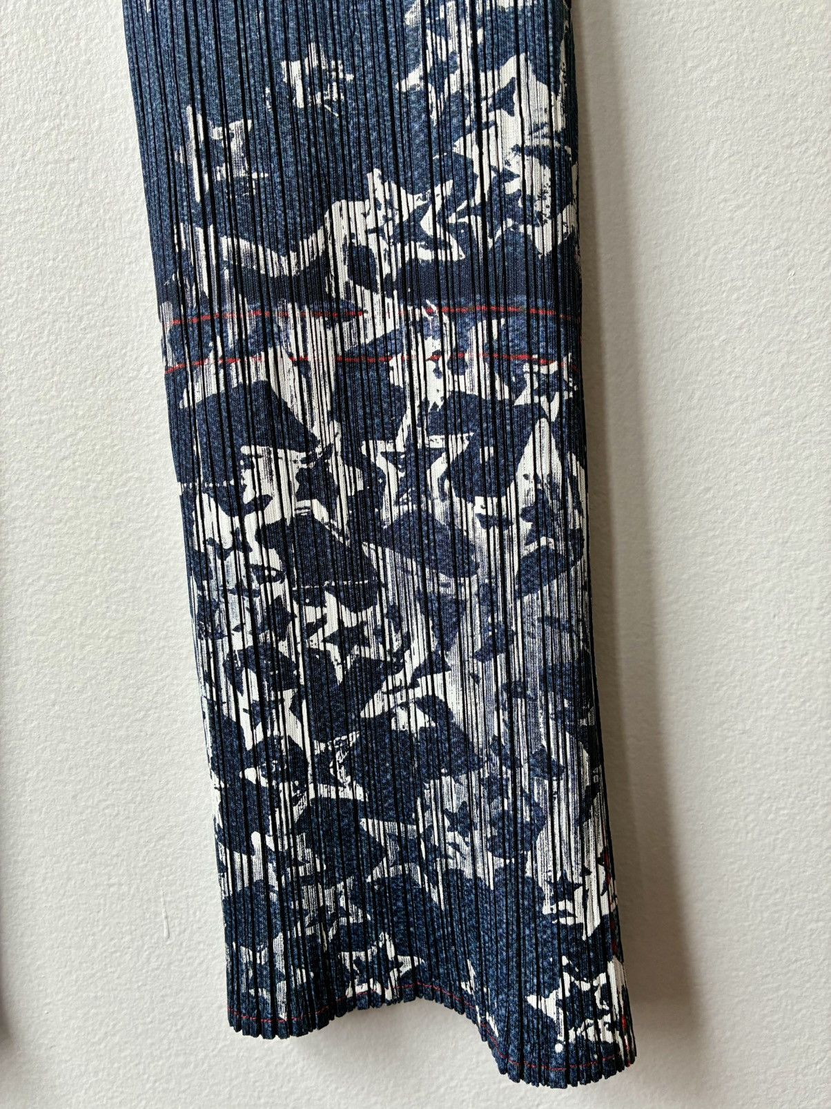 Pleats Please Issey Miyake PLEATS PLEASE Trompe L’Oeil Denim Printed Pants Size US 32 / EU 48 - 23 Thumbnail