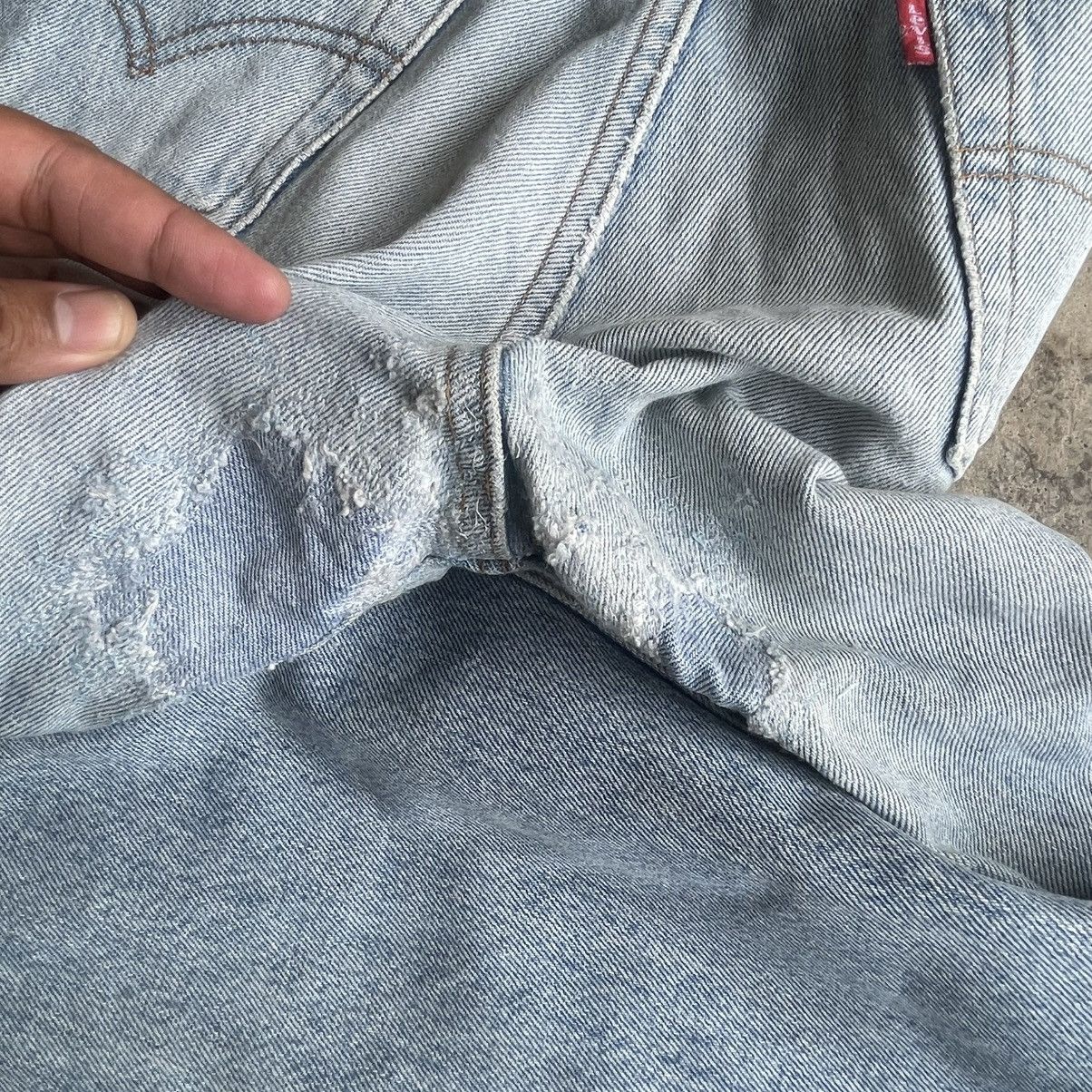 Levi's Vintage Clothing 🔥Vintage Levis 501 Stoned Washed Ripped Distress Denim Jeans Size US 31 - 8 Thumbnail