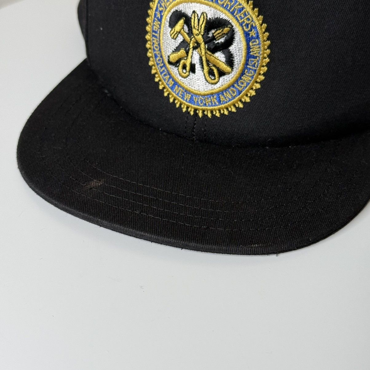 Vintage Vintage Black Snapback Cap With Gold Badge – Union Workers Size ONE SIZE - 2 Thumbnail