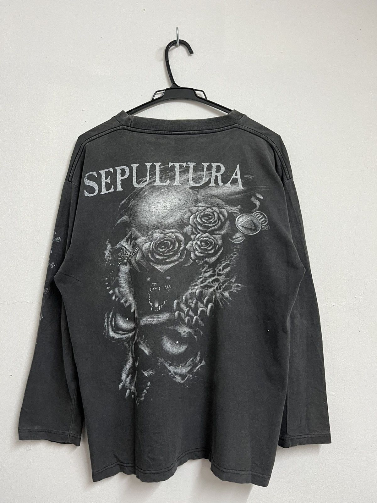Band Tees 💥Offer Me💥 90s Sunfaded SEPULTURA DEVIL Thrash Metal Size US L / EU 52-54 / 3 - 1 Thumbnail