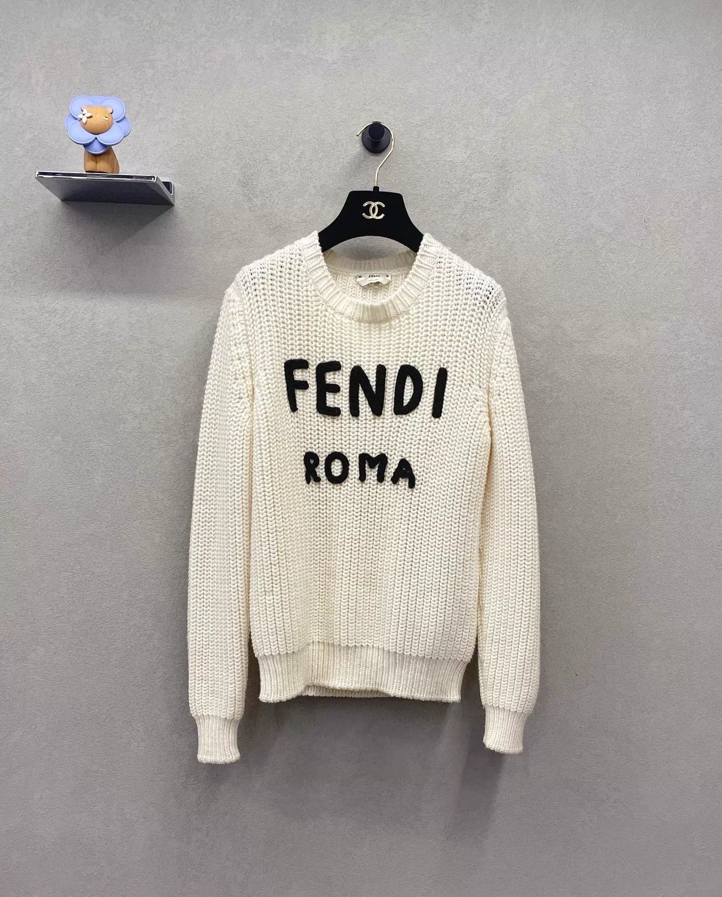 Fendi Fendi Beige 3D Logo Sweater Size 38 Size XS / US 0-2 / IT 36-38 - 1 Thumbnail