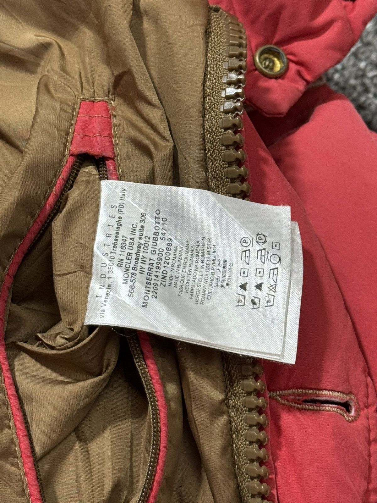 Moncler Moncler MONTSERRAT down jacket Size US L / EU 52-54 / 3 - 20 Thumbnail