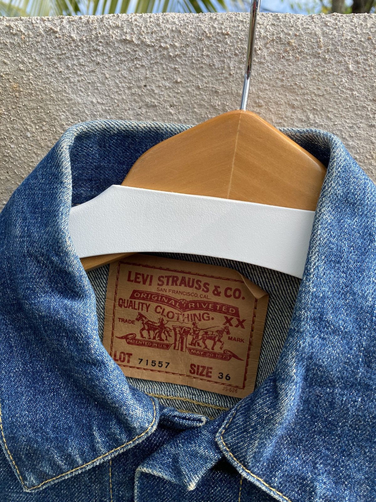 Levi's × Levi's Vintage Clothing × Vintage size 36 vintage levi's 71557 big E trucker denime jacket Size US S / EU 44-46 / 1 - 5 Thumbnail