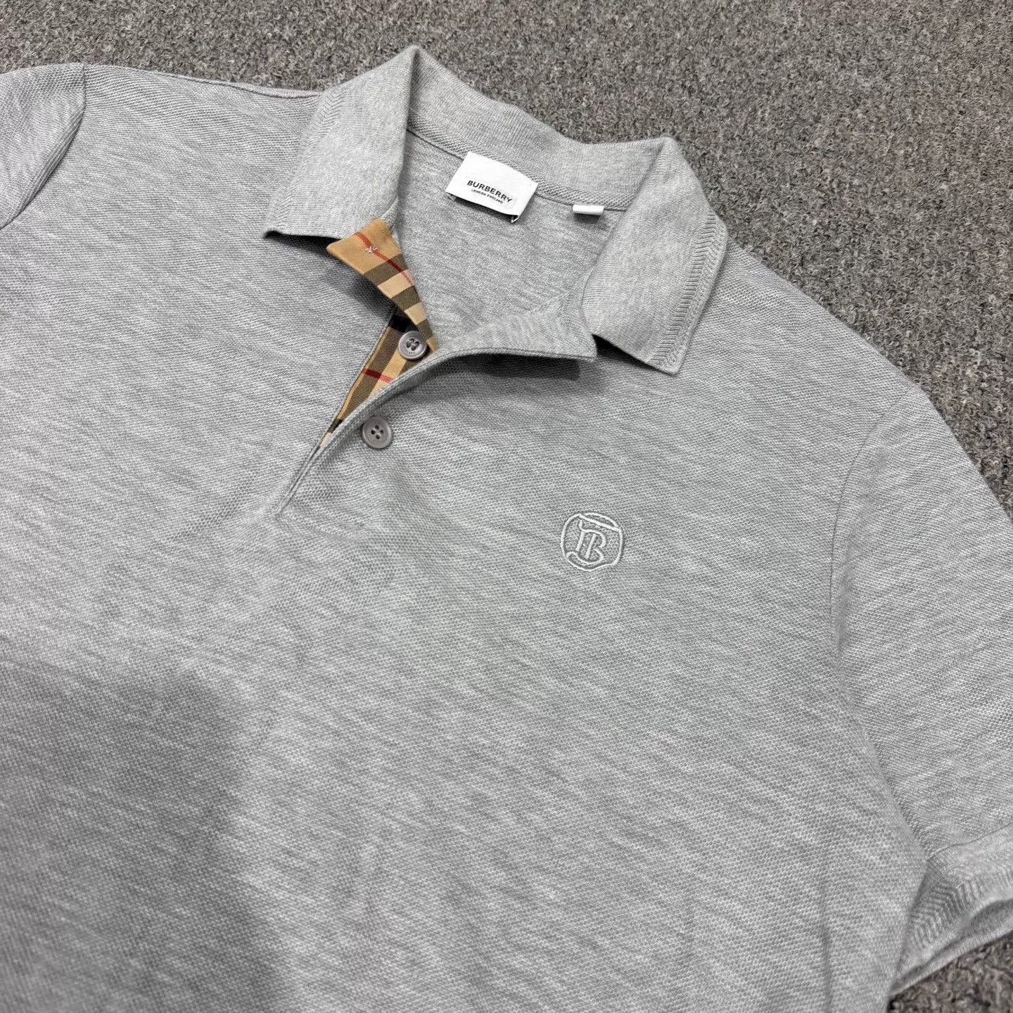 Burberry Burberry Gray TB Stitched Logo Short Polo M 99 New Size US M / EU 48-50 / 2 - 3 Thumbnail